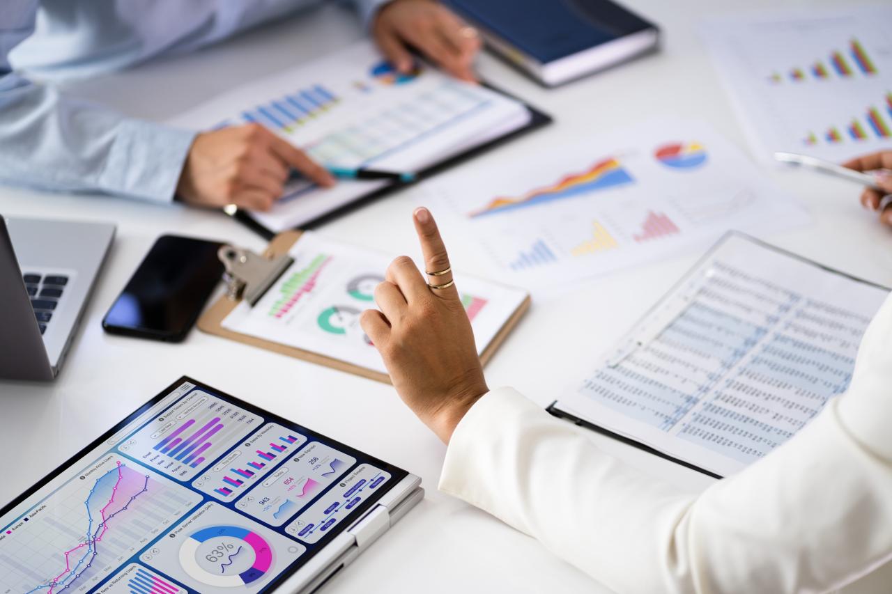 Pentingnya Analisis Data Untuk Perkembangan Bisnis E-Commerce